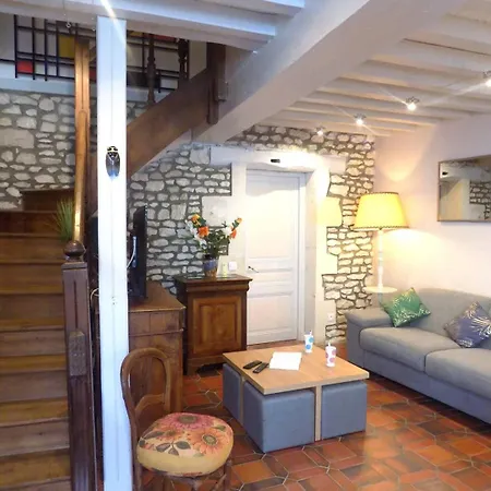 Sur Gironde - Maison Mitoyenne En Pierres - Proximite Commerces * Meschers-sur-Gironde