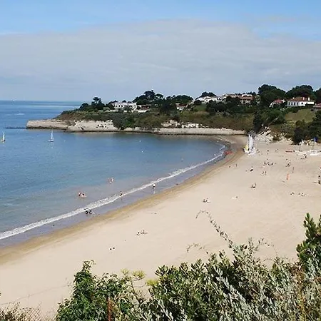 Sur Gironde - Maison Mitoyenne En Pierres - Proximite Commerces *